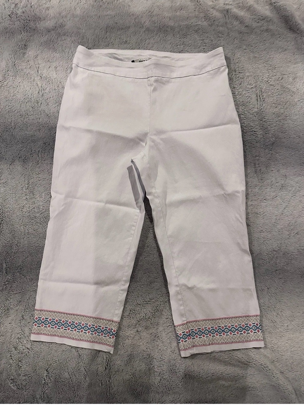 Briggs White Pants with Scalloped Waist Trim & Embroidered Ankles Size 12